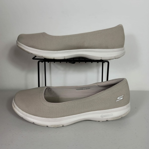 Skechers Go Step Luxe Woman's Slip On Flats 10 beige - Picture 2 of 9